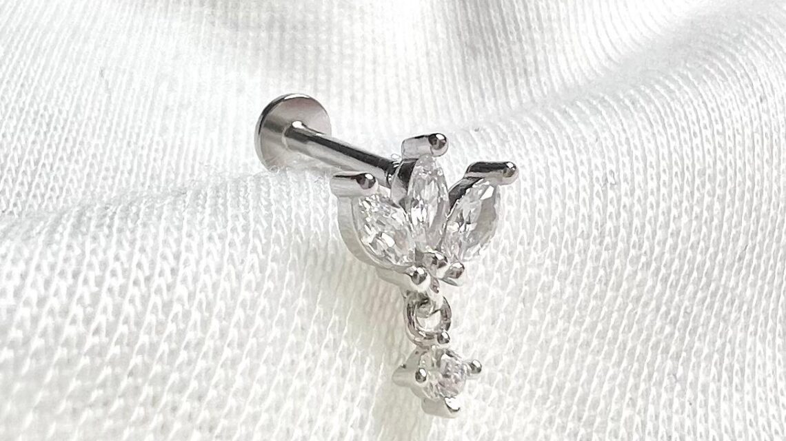 עגיל בצבע כסף